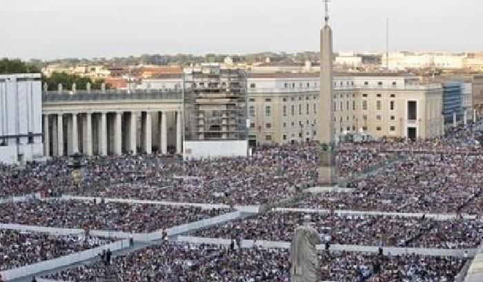Il Papa: tutti possiamo avere la forza della fede