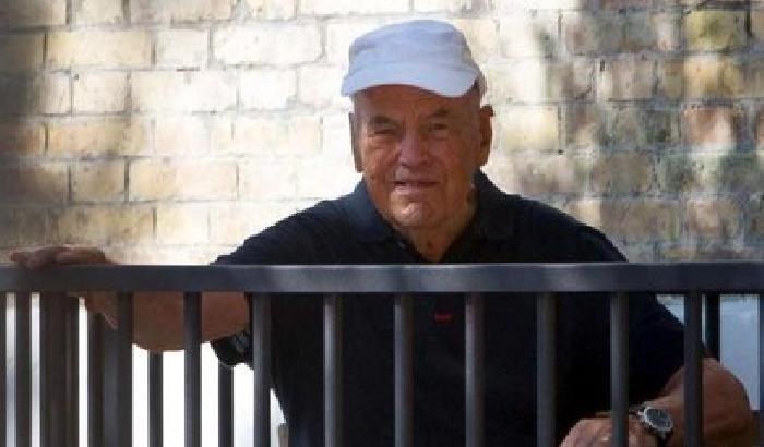 00C37E-NEWS_98322 L'Argentina non vuole Priebke nemmeno morto