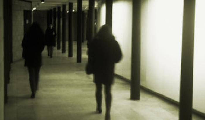 Stalking al femminile: perseguitava un medico, arrestata