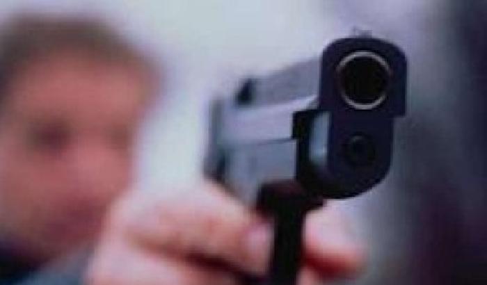 Dalla Sicilia in Germania per sparare alla ex