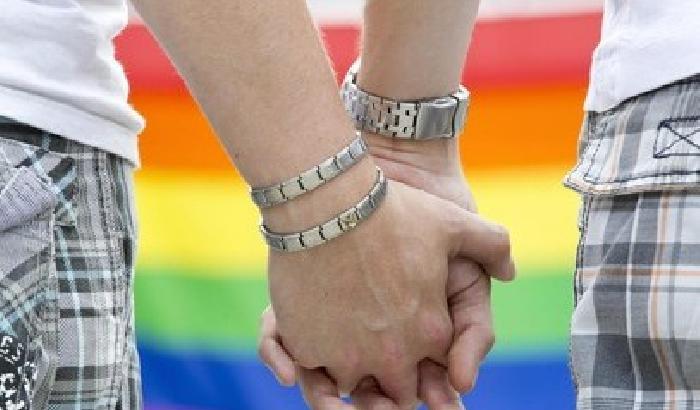 Roma: Marino apre ai gay e il Vicariato insorge