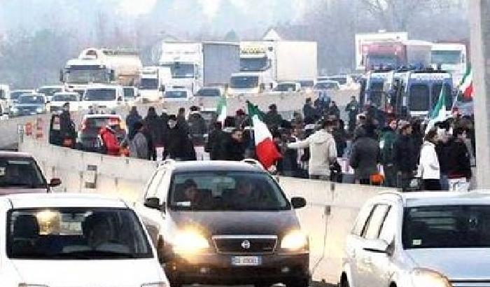 00CC79-NEWS_103430 I Forconi a Ventimiglia: dopo la frontiera bloccano la città