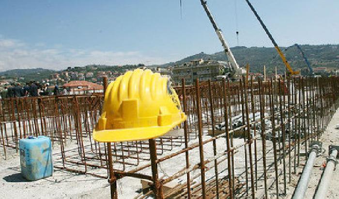 Non trova lavoro: un operaio si uccide. La denuncia di un sindacalista
