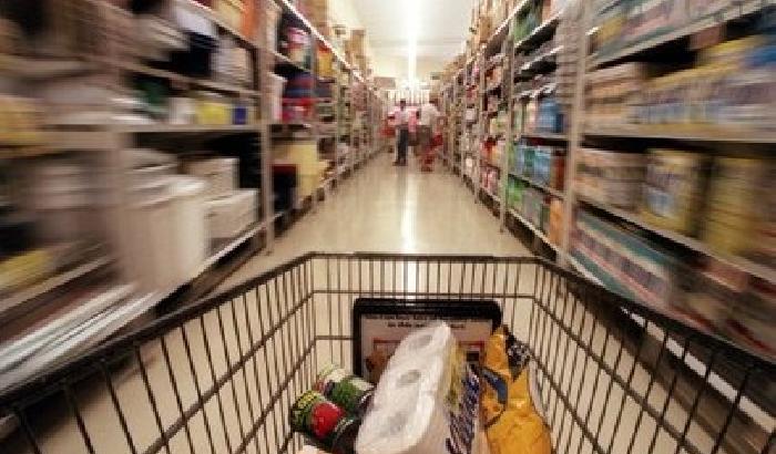 00D1B5-NEWS_106421 Spinto dalla fame ruba un pacco di pasta: denunciato un pensionato