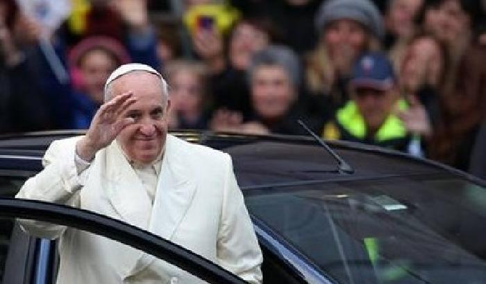 00D2EE-NEWS_107116 Bergoglio amato dall'87% degli italiani