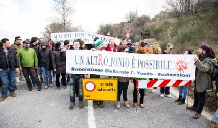 Alessandria del Carretto, il paese isolato metafora dell'indifferenza