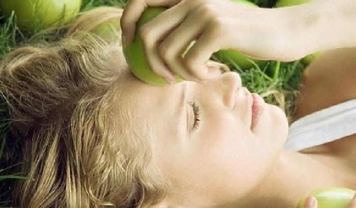 Cosa mangiare per evitare la caduta dei capelli