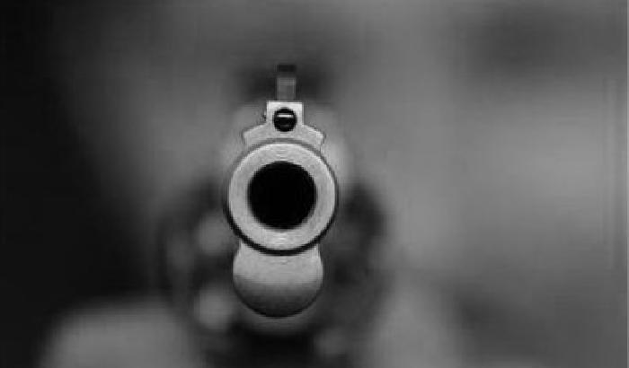 00DD41-NEWS_113176 Uccide la sorella di 11 con una pistola, ma ha solo 2 anni