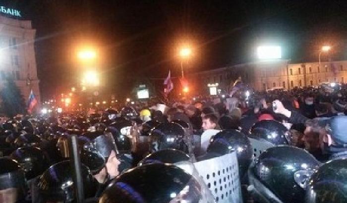 L'esercito di Kiev contro i filorussi