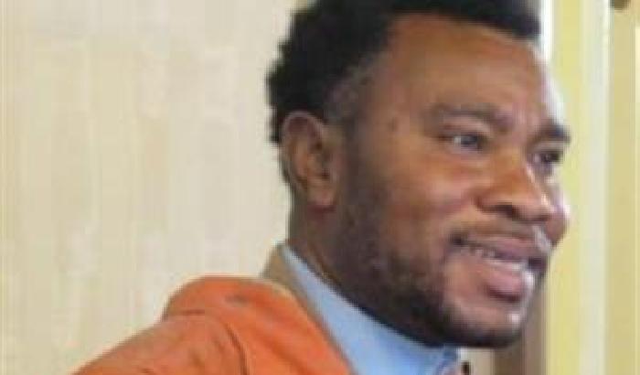 00DDA8-NEWS_113382 Sventò uno scippo: nigeriano eroe assunto all'aeroporto di Napoli