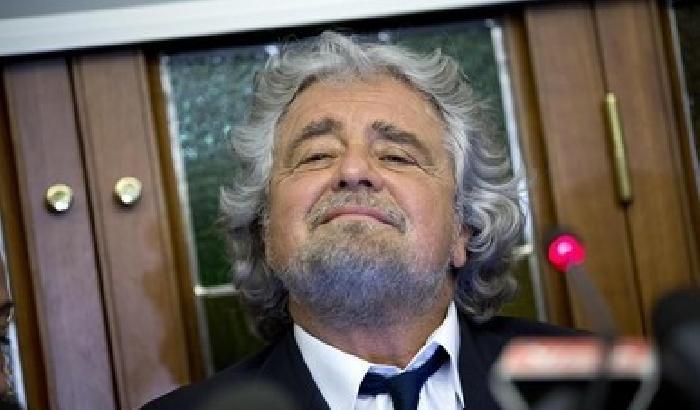 00DE9C-NEWS_114037 Grillo: niente scuse su Auschwitz, anzi