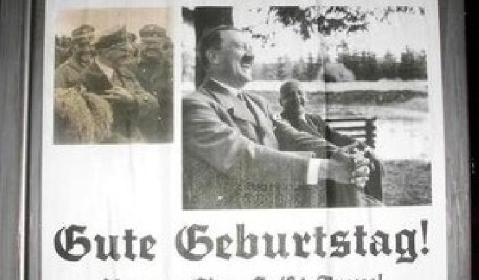 Il compleanno di Hitler celebrato con volantini neonazisti a Milano