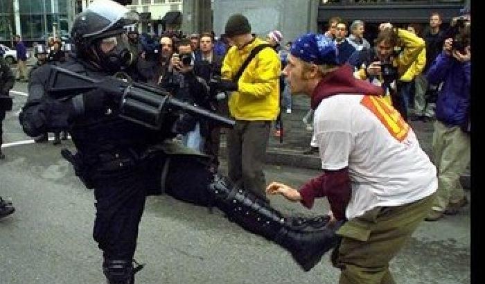 00DFC8-NEWS_114679 Su Twitter le violenze della polizia di New York