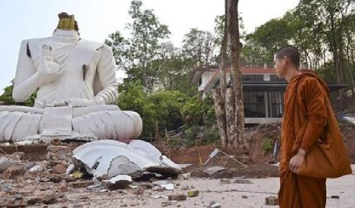 La Thailandia trema: un morto e 23 feriti