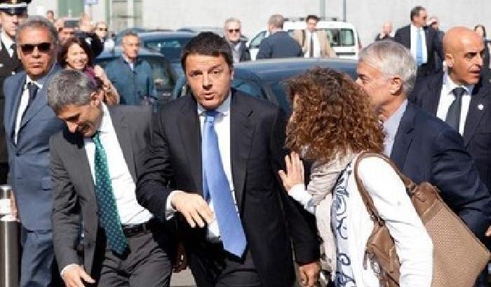 Renzi contestato durante la visita all'Expo