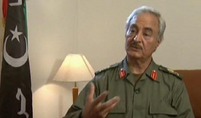 00E307-NEWS_116649 Bengasi nel caos: scontri e attacchi aerei