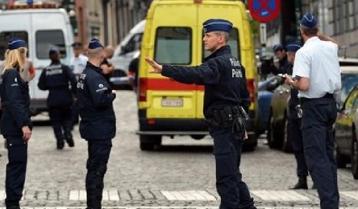 00E449-NEWS_117388 Assalto al Museo ebraico: è caccia all'uomo in Belgio