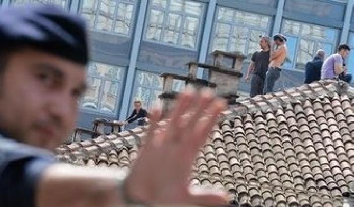 00E591-NEWS_118316 Movimento casa: blitz a Torino, 10 arresti