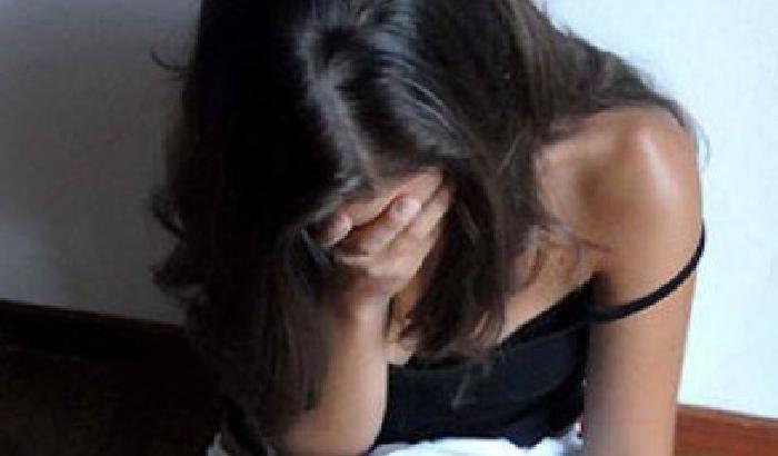 00EB71-NEWS_122133 Picchiata e violentata a Milano: preso uno dei 2 aggressori