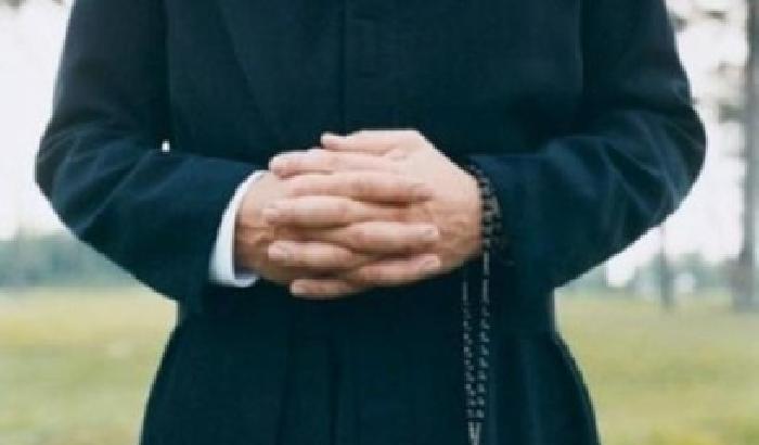 00EC50-NEWS_122653 Partecipa a un droga party: parroco arrestato per spaccio