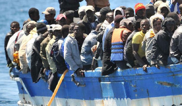 00ECC8-NEWS_122905 Tragedia a Lampedusa, 20 morti in un barcone