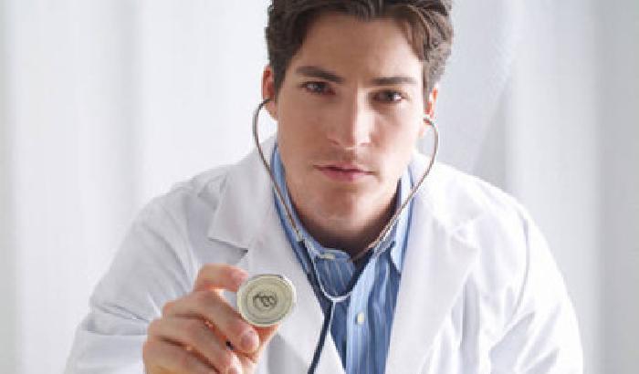 Tumori, mortalità in calo