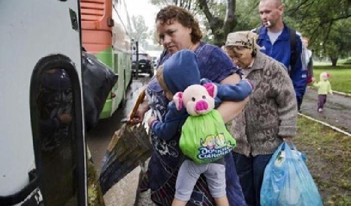 Ucraina, i civili abbandonano Donetsk