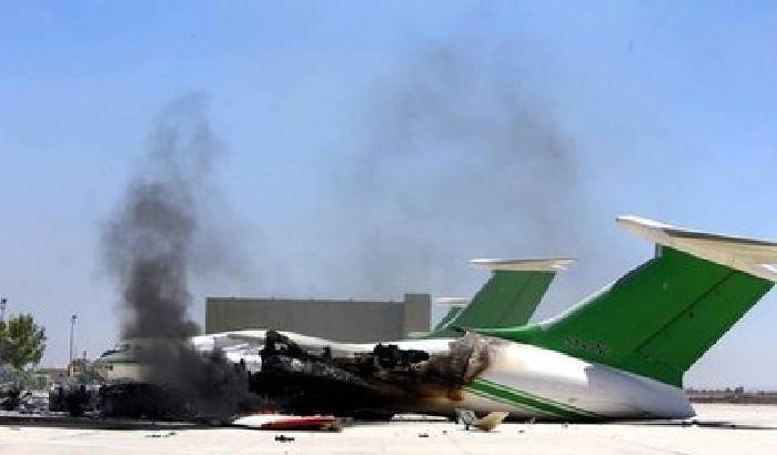 Libia sempre più nel caos, evacuati 100 italiani