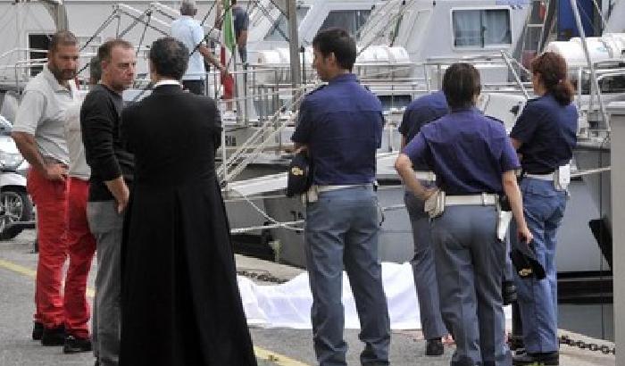 Giallo a Livorno: ritrovato in acqua il corpo di un prete