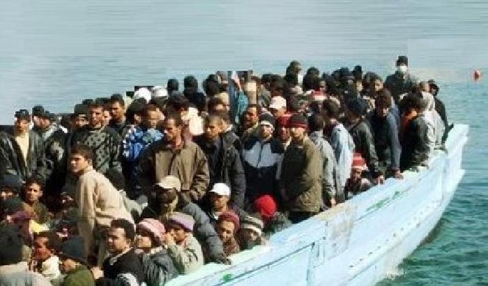 Sbarchi in Sicilia, arrestato scafista, tradito dal sorriso