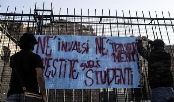 00F8CB-NEWS_129002 Studenti in piazza: la buona scuola siamo noi
