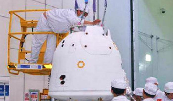 La sonda cinese Chang'e-5 T1 è in volo verso la Luna