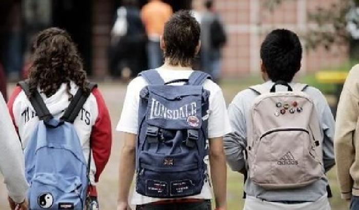 00FE09-NEWS_131531 La madre non paga la retta e il figlio non può entrare a scuola