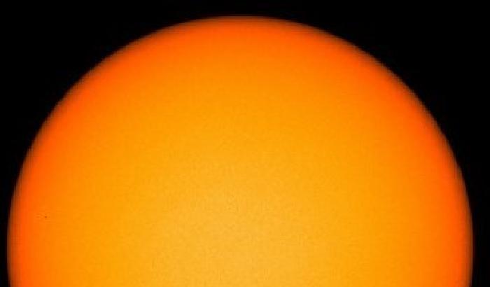 Sole: torna visibile la macchia AR2209
