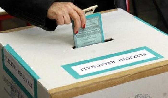 01006A-NEWS_132678 Regionali Emilia e Calabria: affluenza bassa