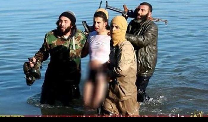 Immagine, pubblicate sui social network dall'Isis di Raqqa.