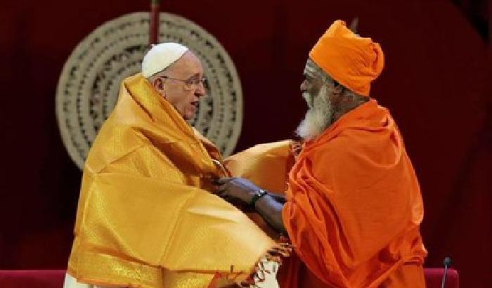 Il Papa: le religioni fermino le guerre