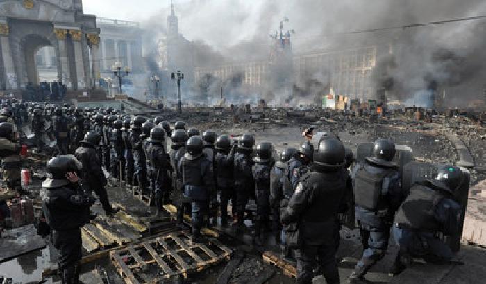 Ucraina, razzi sui civili: sette morti