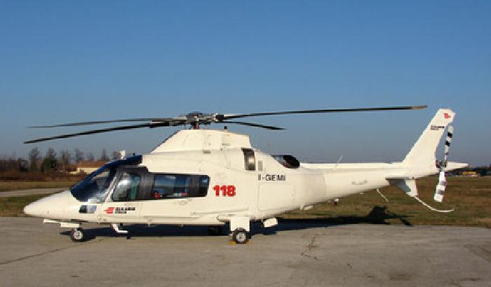 010ED8-NEWS_140397 Una mamma si getta in mare con i figli, morta bimba di tre anni