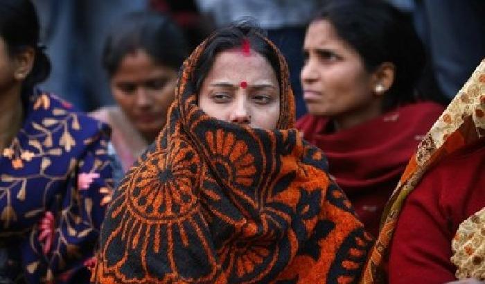 010FC8-NEWS_140892 India, bimba di 7 anni stuprata e sgozzata a una festa di matrimonio