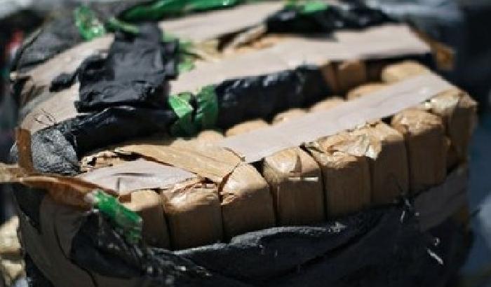 La Russia accusa: l'Isis si finanzia con droga e petrolio