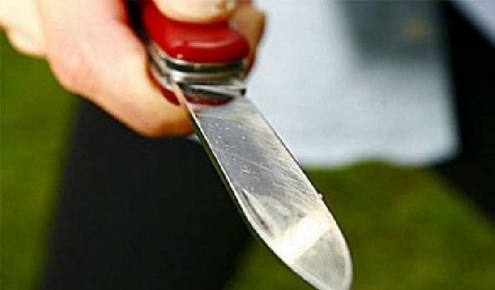 Trentino, uccide a coltellate l'ex moglie