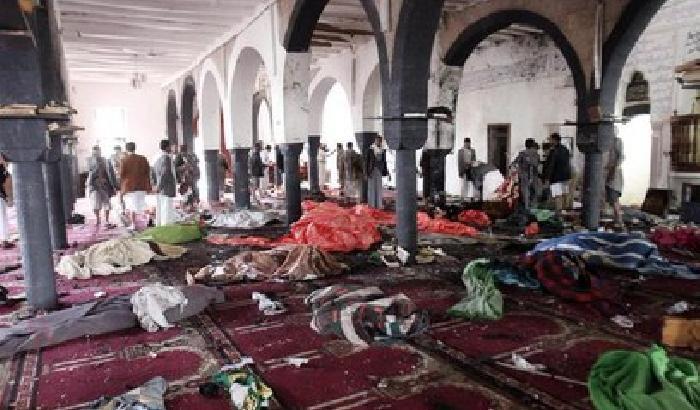 011576-NEWS_143893 Yemen, strage in tre moschee: 137 morti