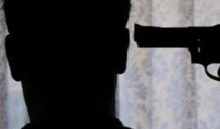 011684-NEWS_144468 Carabiniere condannato per stupro si uccide sotto casa della sua vittima