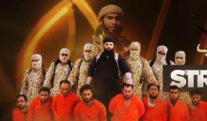 01171A-NEWS_144759 Orrore Isis: un bambino partecipa a una decapitazione