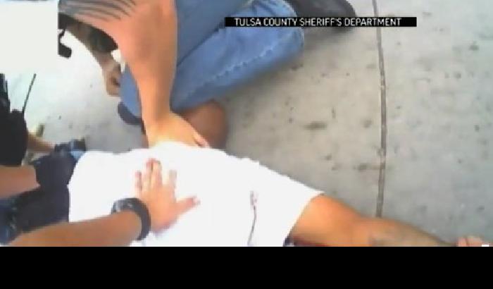 Usa, ucciso un altro afroamericano da un vicesceriffo bianco