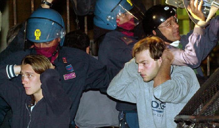 Il governo contro il poliziotto che inneggia al G8: massima severità