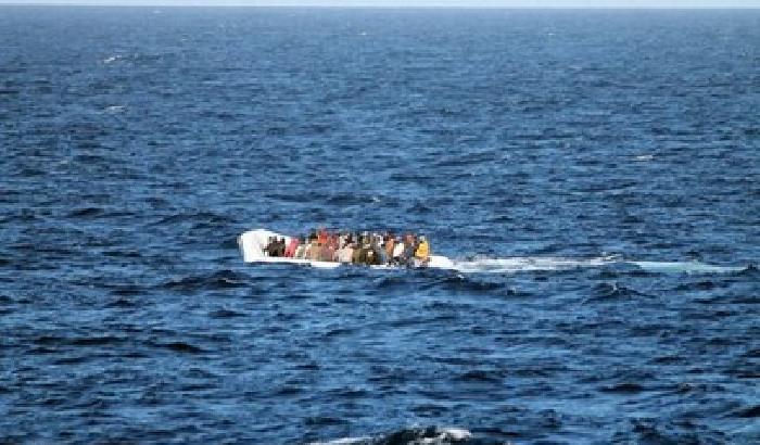 011A1B-NEWS_146272 I sopravvissuti: 400 morti nel naufragio