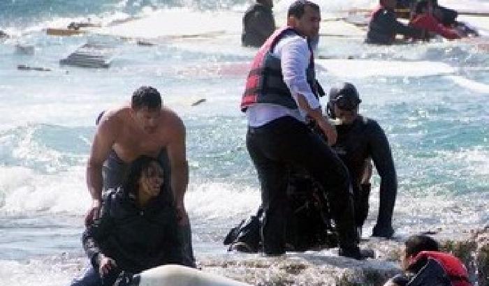 Rodi, affonda barcone con 200 migranti