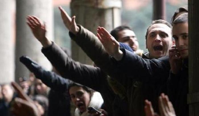 Nostalgici fascisti: messa per Mussolini